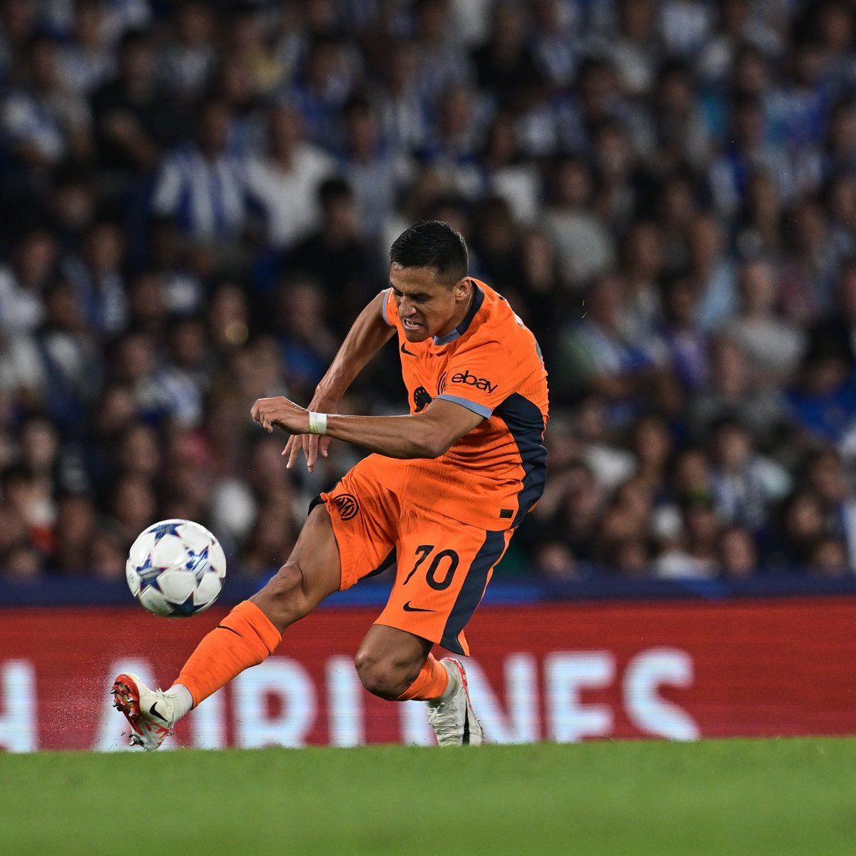 De l’adieu amer au changement de jeu en Espagne, Alexis Sanchez ne peut être considéré comme le 4ème attaquant avec son talent et son impact.